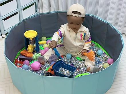 玩具小视频儿童遥控玩具车 6c122fa4f427afd4962deecacf376d5e~tplv-dy-resize-origshort-autoq-75:330.jpeg?biz_tag=pcweb_cover&from=3213915784&s=PackSourceEnum_AWEME_DETAIL&sc=cover&se=false&x-expires=2006269200&x-signature=7ZONZmbOsiZ4BSBlOCVp%2FiIljFs%3D