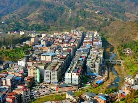 三沙市永兴岛全貌 7787b8edc667dda3aa29e0fc85cba273~tplv-dy-resize-origshort-autoq-75:330.jpeg?biz_tag=pcweb_cover&from=3213915784&s=PackSourceEnum_AWEME_DETAIL&sc=cover&se=false&x-expires=2007460800&x-signature=p3wt3nAF60i1xiBoaSuwSOTD34o%3D