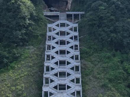 实时热度怎么看 8febbb6f1ff9aac645edc97b2a80a6fe~tplv-dy-resize-origshort-autoq-75:330.jpeg?biz_tag=pcweb_cover&from=3213915784&s=PackSourceEnum_AWEME_DETAIL&sc=cover&se=false&x-expires=2007442800&x-signature=CEEPvitJ2152vq8PLfqLLRW%2BLl0%3D