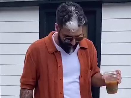 怎么判断油热没热 c75fdfd7310585fd38a629e6c07dc022~tplv-dy-resize-origshort-autoq-75:330.jpeg?biz_tag=pcweb_cover&from=3213915784&s=PackSourceEnum_AWEME_DETAIL&sc=cover&se=false&x-expires=2008162800&x-signature=fcwJKs7w07%2BPNW%2F9WHGbyyqiEBI%3D