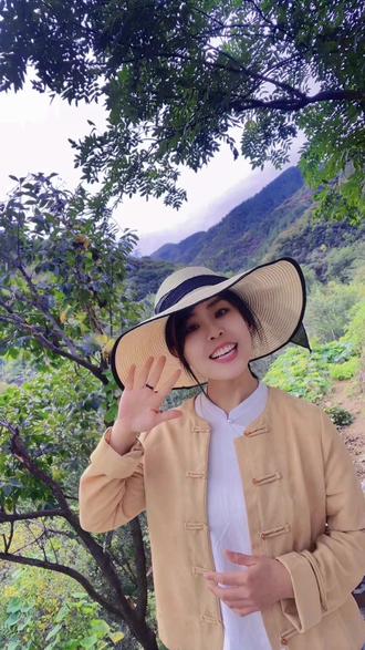 自贴墙壁纸贴完为什么出褶 83a56b2077ca4e318d6f98eec77de5ed_1696499113~tplv-dy-resize-origshort-autoq-75:330.jpeg?biz_tag=pcweb_cover&from=3213915784&s=PackSourceEnum_AWEME_DETAIL&sc=cover&se=false&x-expires=2011860000&x-signature=r6WK2sZDYMB6eeWpscuPM7ksPbU%3D