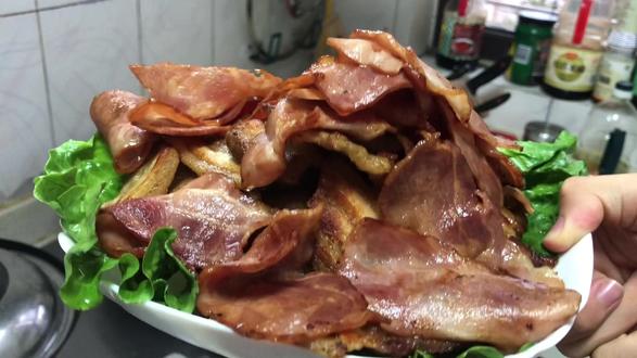 鱼香肉丝的正确做法 d559677dcdcb4b5abedd8f3421342ce3_1693389843~tplv-dy-resize-origshort-autoq-75:330.jpeg?biz_tag=pcweb_cover&from=3213915784&s=PackSourceEnum_AWEME_DETAIL&sc=cover&se=false&x-expires=2010524400&x-signature=69lOQsBOdNne6ZWwa9EodPYyvQk%3D