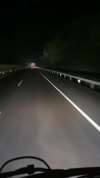 雨天驾驶安全分析图片 o0AAB19A2UlQbBfEZJnHZIobNI59DFegF4VAKP~tplv-dy-resize-origshort-autoq-75:330.jpeg?biz_tag=pcweb_cover&from=3213915784&s=PackSourceEnum_AWEME_DETAIL&sc=cover&se=false&x-expires=2012403600&x-signature=aA59lw5B9rTzqzuoVo2sWt09EKI%3D