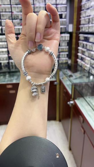 大理药业业绩说明会 oAI9gClA1m8B9rxjnAEpeIeAEYBBlgbTDWATjH~tplv-dy-resize-origshort-autoq-75:330.jpeg?biz_tag=pcweb_cover&from=3213915784&s=PackSourceEnum_AWEME_DETAIL&sc=cover&se=false&x-expires=2012173200&x-signature=hvo3xDLc%2BXF2trhOjTDFR7CYIFU%3D