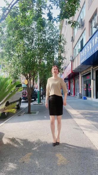 热爱文案馆 oEvIDQI2gAAXAaLz9ebUpknBet7mEDAqGKlGFd~tplv-dy-resize-origshort-autoq-75:330.jpeg?biz_tag=pcweb_cover&from=3213915784&s=PackSourceEnum_AWEME_DETAIL&sc=cover&se=false&x-expires=2008728000&x-signature=nBVMp5%2BFNN0UeTX281S2yz0IRgM%3D