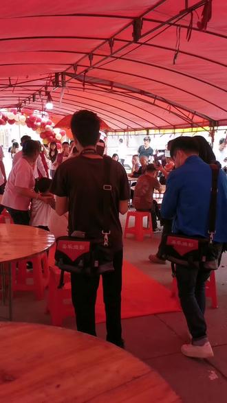 现在怎么赚女人的钱 oUdAwNymkgNez6qIBnEhAtBCUAkfEyzzy4im9g~tplv-dy-resize-origshort-autoq-75:330.jpeg?biz_tag=pcweb_cover&from=3213915784&s=PackSourceEnum_AWEME_DETAIL&sc=cover&se=false&x-expires=2012716800&x-signature=YrvPG7RlZjoTOyBHCdjVvxjEVMk%3D