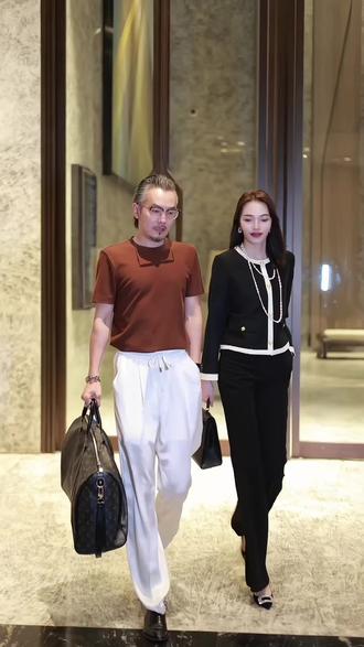 衣服贵的卖点 ocwkBvY0DaHeprEACgwI7Ige96ZdnACVAbRQdC~tplv-dy-resize-origshort-autoq-75:330.jpeg?biz_tag=pcweb_cover&from=3213915784&s=PackSourceEnum_AWEME_DETAIL&sc=cover&se=false&x-expires=2008796400&x-signature=Mgu4ytAX4gPpApf55RApdb0%2FNUo%3D