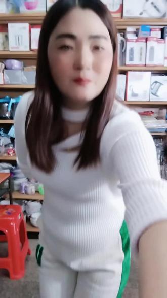 vivo手机性价比排行 okXNYAbYaSIAM97cBvAaEeeD3diAqKlsnOBfCP~tplv-dy-resize-origshort-autoq-75:330.jpeg?biz_tag=pcweb_cover&from=3213915784&s=PackSourceEnum_AWEME_DETAIL&sc=cover&se=false&x-expires=2012421600&x-signature=bCTUIj8ejad1olrzkDucNa7Ydn0%3D
