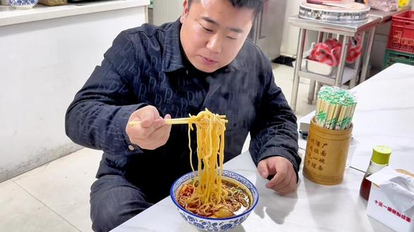 邳州最牛村支书 okrQPfBeCzyS12AYjguXAZYPINwPDZAhuAIzcD~tplv-dy-resize-origshort-autoq-75:330.jpeg?biz_tag=pcweb_cover&from=3213915784&s=PackSourceEnum_CHALLENGE_AWEME&sc=cover&se=false&x-expires=2022710400&x-signature=SoxofTLSyuNUc7LOuETfQ7RsjVM%3D