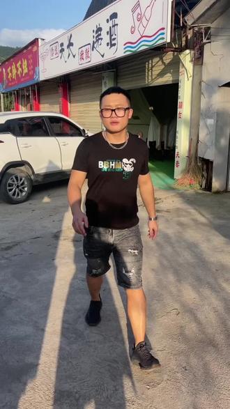 今日新闻头条最新消息视频 ooTlm6JnfAoCD9OrgIeOCYDnNbUAm3WDAABcJQ~tplv-dy-resize-origshort-autoq-75:330.jpeg?biz_tag=pcweb_cover&from=3213915784&s=PackSourceEnum_AWEME_DETAIL&sc=cover&se=false&x-expires=2012799600&x-signature=3DgLVKyDQcwctKxnr7ke%2F2zmFBU%3D