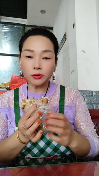 坚果代餐燕麦片 osdRYesADQoIguGjj0bpg3jA9EselnNWABuiBz~tplv-dy-resize-origshort-autoq-75:330.jpeg?biz_tag=pcweb_cover&from=3213915784&s=PackSourceEnum_AWEME_DETAIL&sc=cover&se=false&x-expires=2011593600&x-signature=JpL39qTTs9XooF26sjsxF4eKdRE%3D