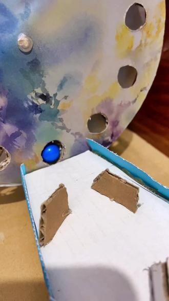 灯笼制作手工幼儿园简单 osgFwDsnkA05xSyCAnBEX5H9eBVECIb9tAfY2q~tplv-dy-resize-origshort-autoq-75:330.jpeg?biz_tag=pcweb_cover&from=3213915784&s=PackSourceEnum_AWEME_DETAIL&sc=cover&se=false&x-expires=2011143600&x-signature=ZfMWTy%2FPz5BBVuMEgjC7Uv5NEU0%3D