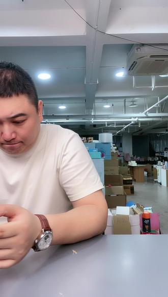 自贴壁画方法 ogVA0LkABxtrhrjQfmHn5EIz0grCebZBTktydL~tplv-dy-resize-origshort-autoq-75:330.jpeg?biz_tag=pcweb_cover&from=3213915784&s=PackSourceEnum_AWEME_DETAIL&sc=cover&se=false&x-expires=2011082400&x-signature=8mJO5me3ji5ylUCFw7ovpmfqpbk%3D