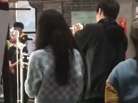 婆婆角色的演员 2a9327ff15b5a4f5fc5833c1244be99e~tplv-dy-resize-origshort-autoq-75:330.jpeg?x-expires=2006078400&x-signature=3sKQdU2AT9mcFKl6XC7qB3ZqGTU%3D&from=3213915784&s=PackSourceEnum_AWEME_DETAIL&se=false&sc=cover&biz_tag=pcweb_cover&l=20230730205810EF06EBB704091A9DFA83