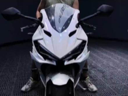 赛风) 2d16acd747ece66b5e41167d113aa45e~tplv-dy-resize-origshort-autoq-75:330.jpeg?x-expires=2016939600&x-signature=2tdMwFN92HcSeIom4K%2Bve%2Bhsnr4%3D&from=3213915784&s=PackSourceEnum_AWEME_DETAIL&se=false&sc=cover&biz_tag=pcweb_cover&l=202312031354538E53C6D2739C58CBC954