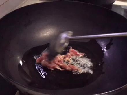 炒肉丝怎样才能不粘锅 2d5262ac03e8f6c9224cd3468320bfab~tplv-dy-resize-origshort-autoq-75:330.jpeg?x-expires=2013145200&x-signature=3C5HKbvP5diZtI7CuKhCRg9XEkw%3D&from=3213915784&s=PackSourceEnum_AWEME_DETAIL&se=false&sc=cover&biz_tag=pcweb_cover&l=2023102015202282A77E4296E3C61F3D37