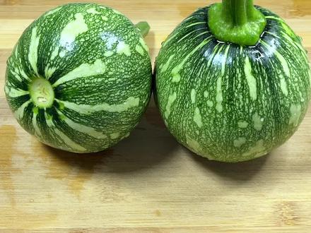 炒肉丝怎么做才鲜嫩 68e11d67738214d7308a3091901d3516~tplv-dy-resize-origshort-autoq-75:330.jpeg?x-expires=2015330400&x-signature=QzqQRE0wuB9B6CH8aSPCyqepUuc%3D&from=3213915784&s=PackSourceEnum_AWEME_DETAIL&se=false&sc=cover&biz_tag=pcweb_cover&l=2023111422252165F90456103E9C2F1039