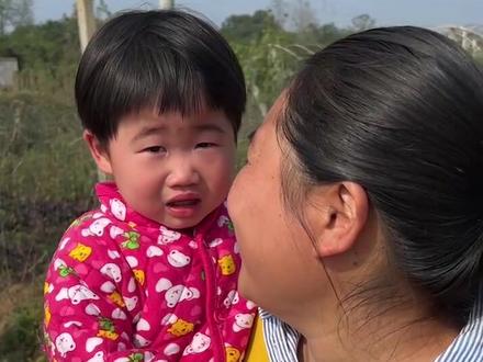 胖妹家60棵桂花树,卖了接近2万块,中午干锅鸭爪来庆祝,啃过瘾 #美食