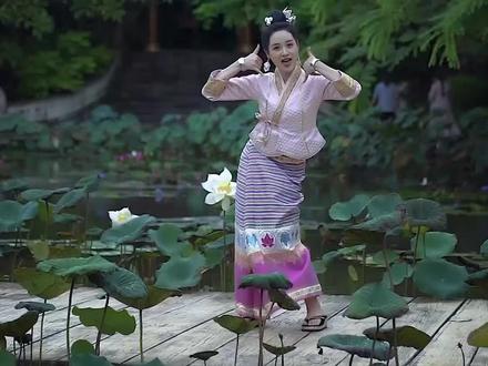 依光扁(子依):快拨打我这个号码#傣族姑娘依光扁 #西双版纳 #少数民