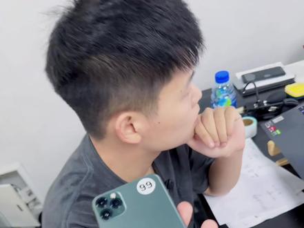 苹果11pro max值得入手吗 8c2972527705fc2d6dca21ee60964956~tplv-dy-resize-origshort-autoq-75:330.jpeg?x-expires=2017288800&x-signature=fAcHh2NV2n%2BEp4Hbps%2FjPDn50kY%3D&from=3213915784&s=PackSourceEnum_AWEME_DETAIL&se=false&sc=cover&biz_tag=pcweb_cover&l=20231207143034E487DB09790EF80F62E4