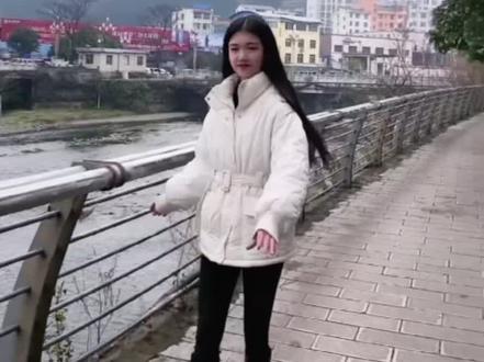 盘州是哪里啊 9b1cca1fa6e3be4f88e4eacf4fe3c754~tplv-dy-resize-origshort-autoq-75:330.jpeg?x-expires=2019942000&x-signature=IbEpAYDYsinM1FUFX0l%2BULbp3%2FQ%3D&from=3213915784&s=PackSourceEnum_AWEME_DETAIL&se=false&sc=cover&biz_tag=pcweb_cover&l=202401070754050FD1FE3464056BE56C3D