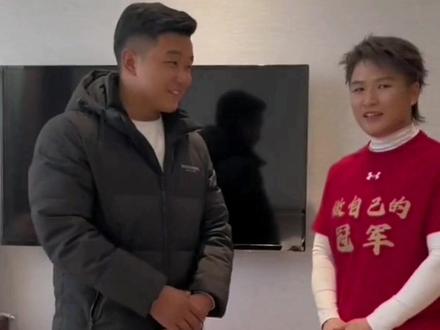 张伟丽荣归故里探望同样生在魏县长在峰峰的千万粉丝的邯郸网红刘阿楠#张伟丽荣归故里邯郸沸腾#张伟丽#刘阿楠#邯郸老乡#张伟丽