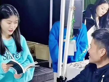 撩妹技巧高情商聊天短视频,高情商聊天短视频:撩妹技巧轻松掌握