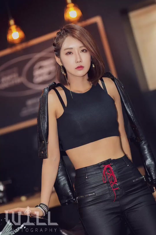 韩国最美车模 柳多妍_柳多妍首尔汽车沙龙_柳多妍镜湖轮胎车模 - 抖音