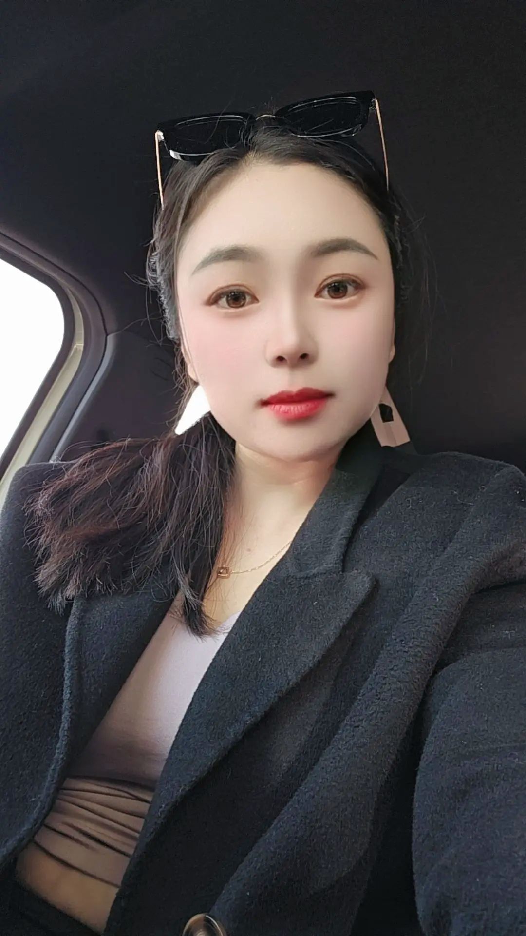 小妍:用成熟的内在把自己再养一遍,做个阳光健康明媚的女子!#今日自拍