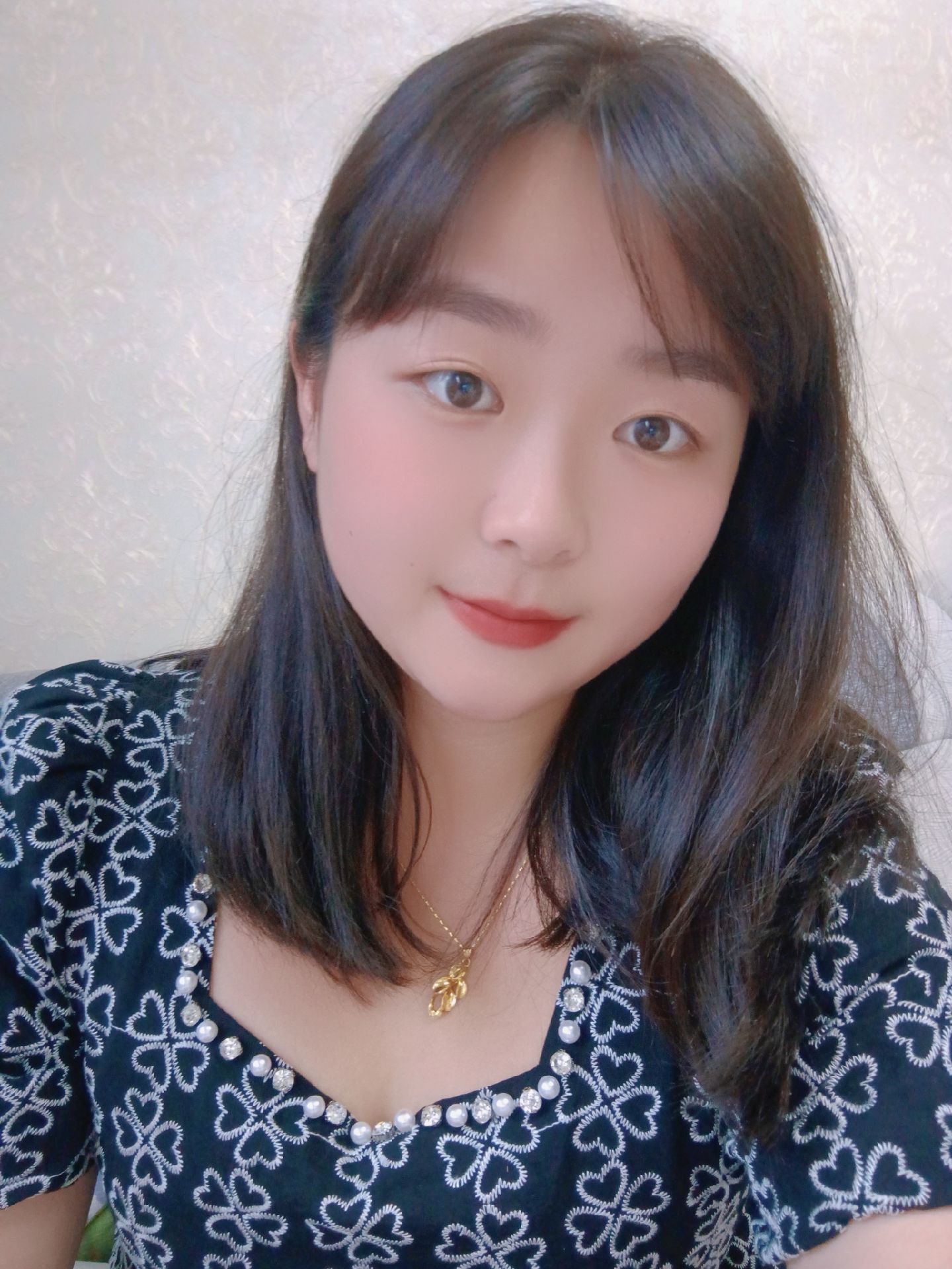 小橙子姐姐92:实在太热了,打着打着字04都04出04汗04了04