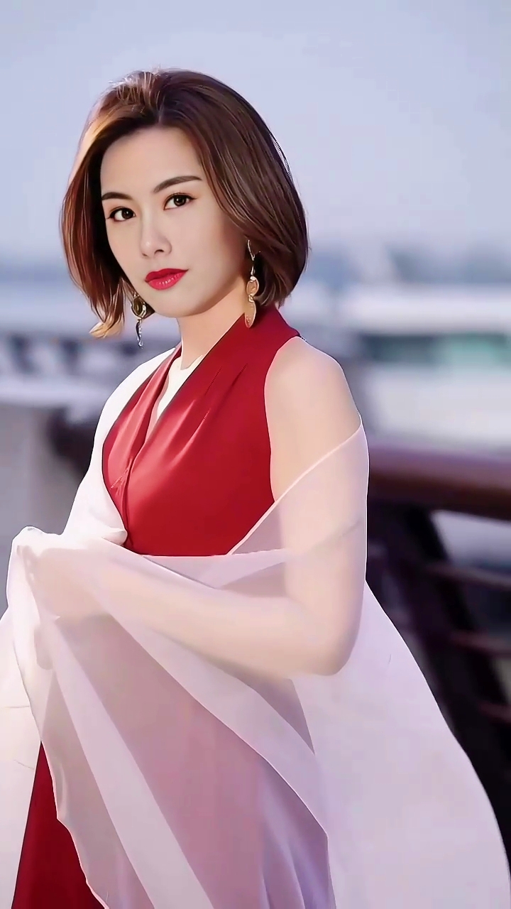 蓝色小程序上传照片免费制作 ai换脸 一键拍同款 港风美女#美丽俏佳人