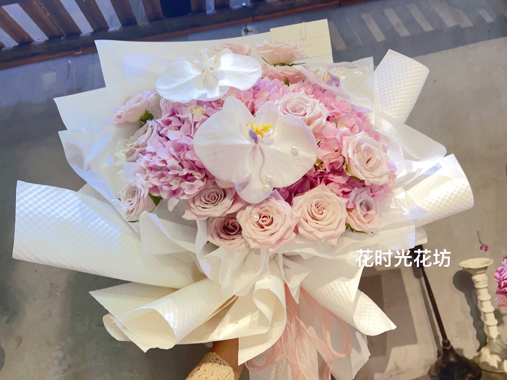 花时光花艺坊:你逆光而来,配得上这世间所有温柔#一束花的仪式感是用