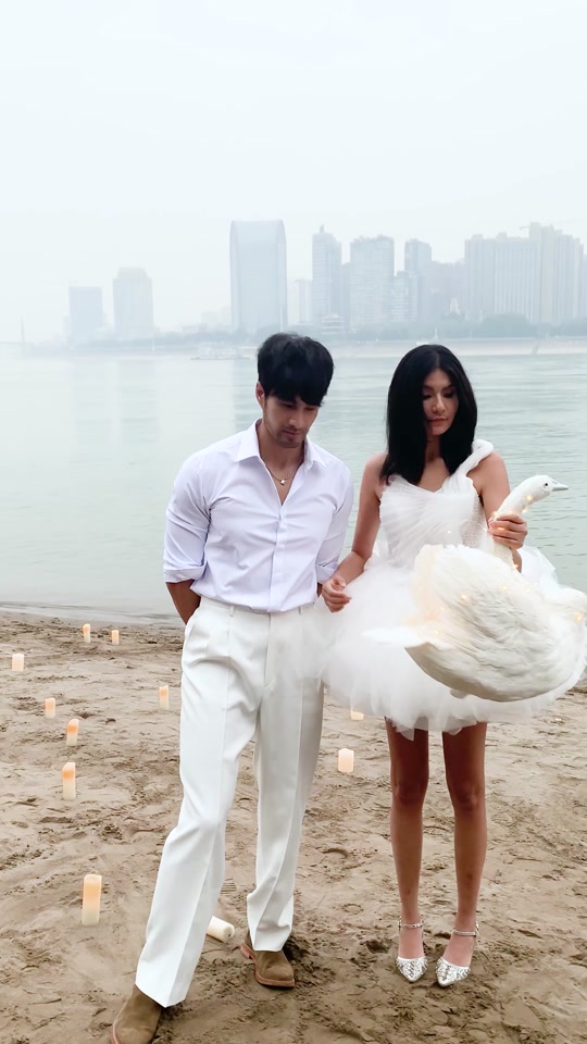 大叔aaben :赔钱!@莎莎-kawsarayy :太可怜了!