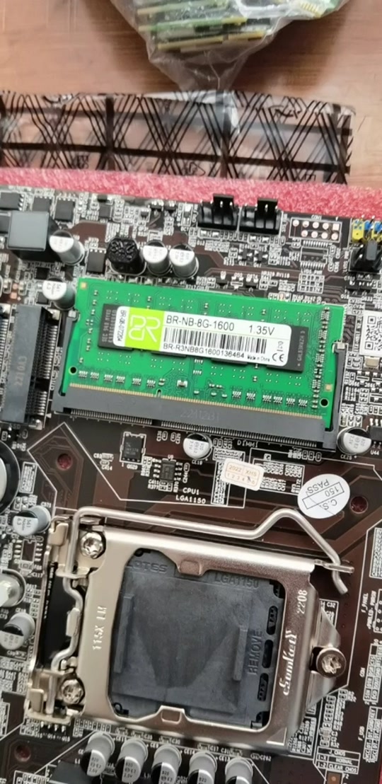 荣耀笔记本电脑内存条怎么拆下来 - 抖音