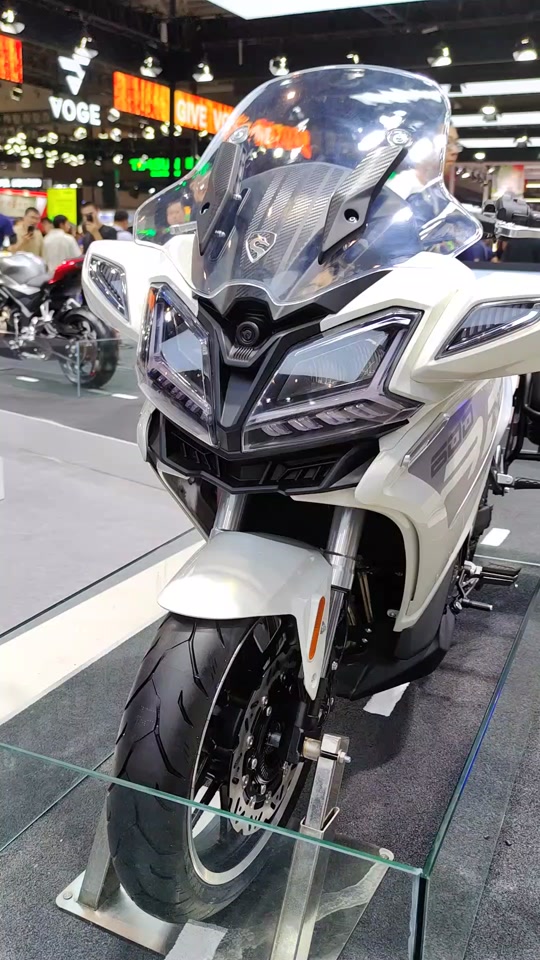 rg600赛科龙对比国宾650 - 抖音