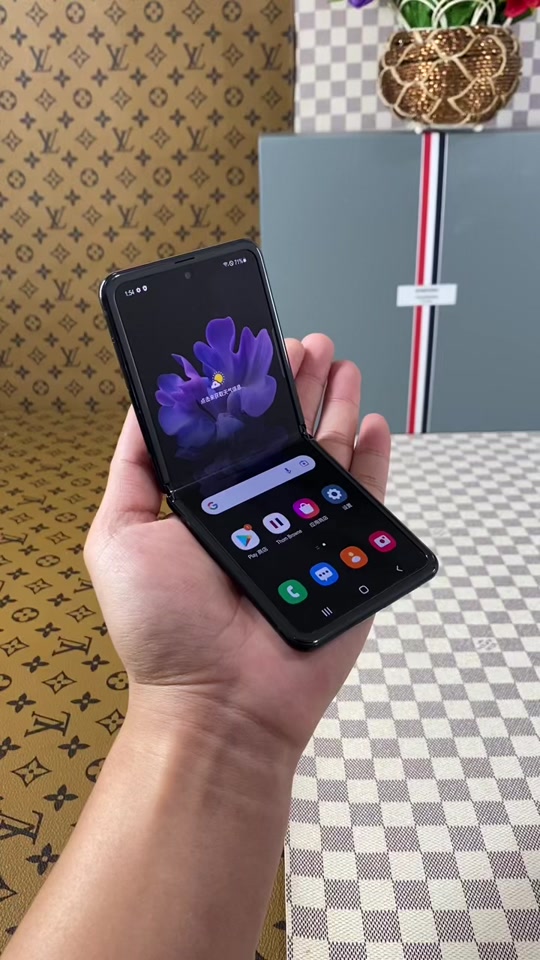 三星f7000怎么设置外屏来电显示 - 抖音