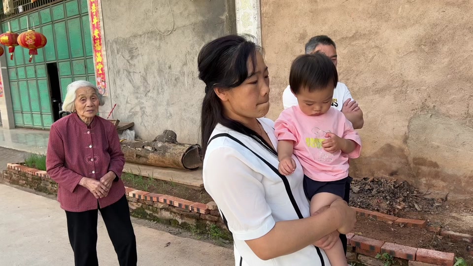 南方姑娘沈沈为什么回老家住