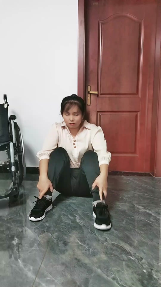 英子  97:四年了,不得不让自己接受不能走路这个事实#残疾人的生活