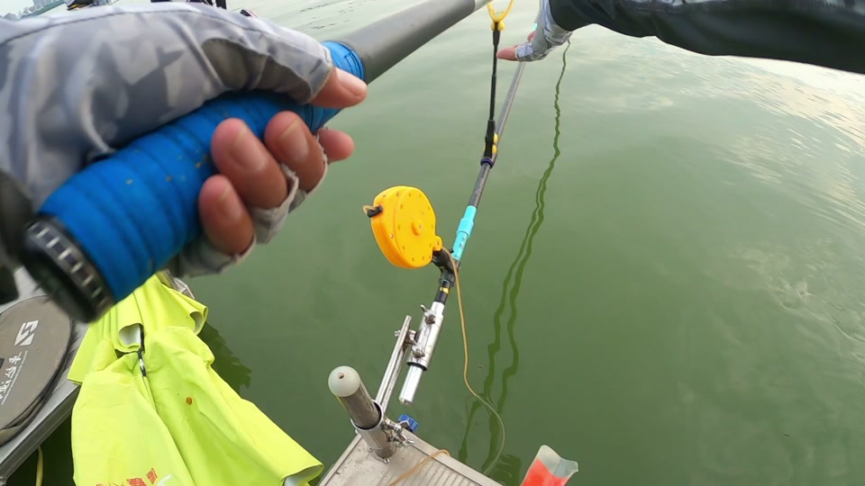 垂钓大咖:夏天抓紧来,我要盘云龙湖巨物#钓鱼