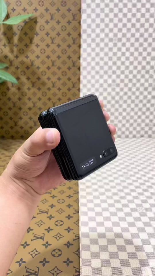 三星f7000怎么设置外屏来电显示 - 抖音