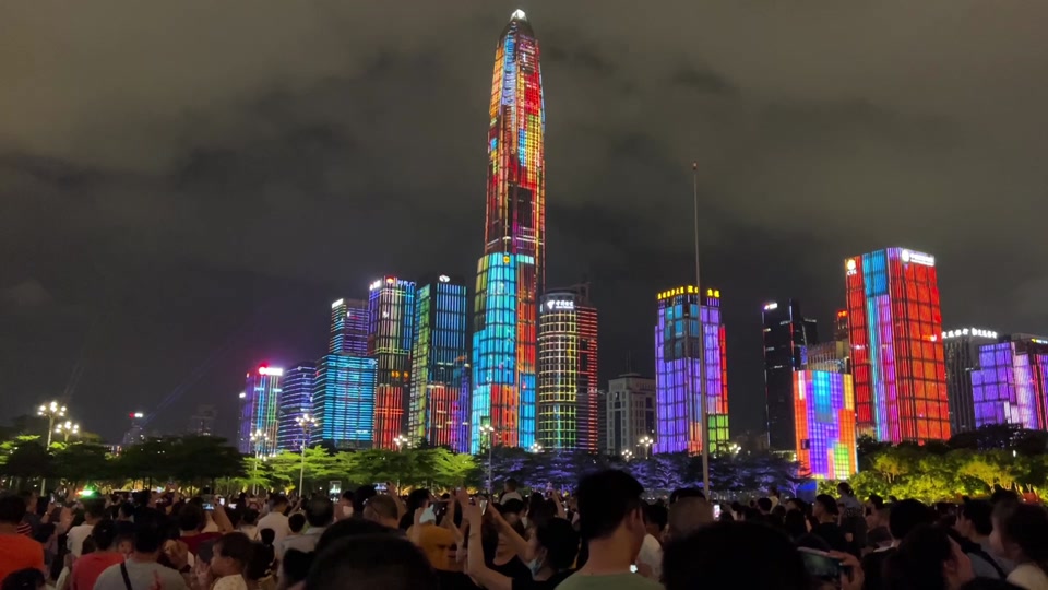 最佳观赏地点为深圳市少年宫门口,深圳市民中心,莲花山顶.