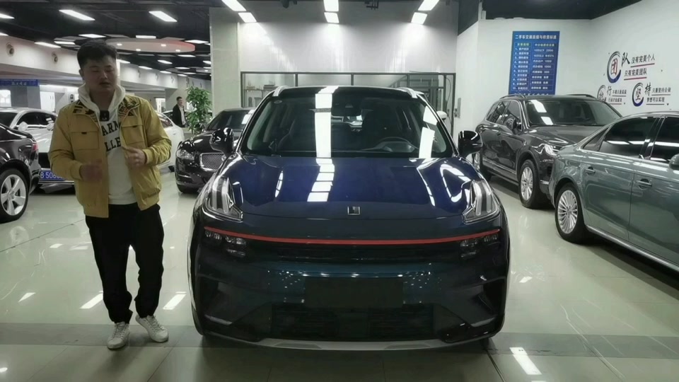 吉利高端品牌领克06,大量沃尔沃元素.上牌一年半看看还值多少?