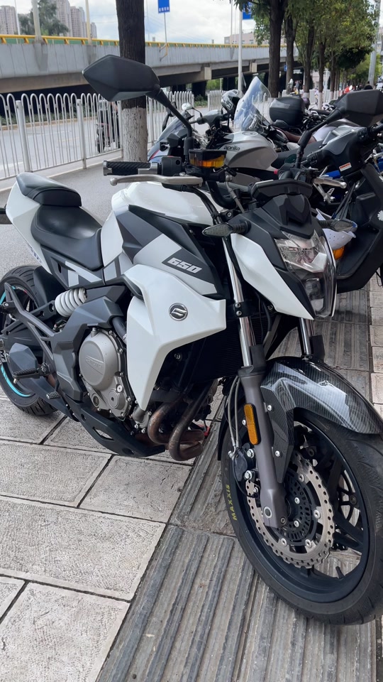 春风650nk19款和18款的区别 - 抖音