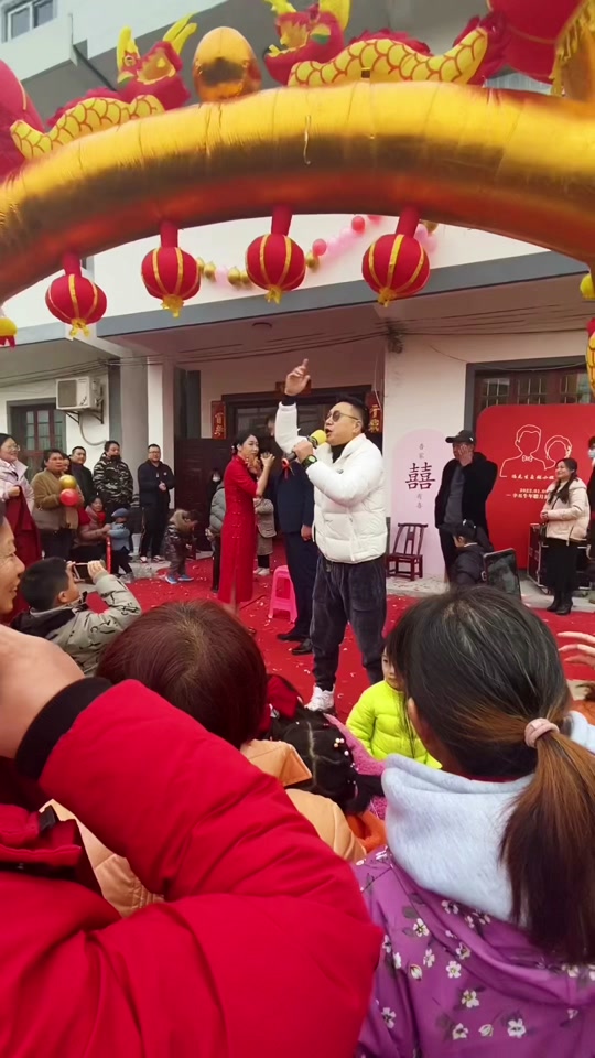 武汉笑星阿星的老婆是谁 - 抖音