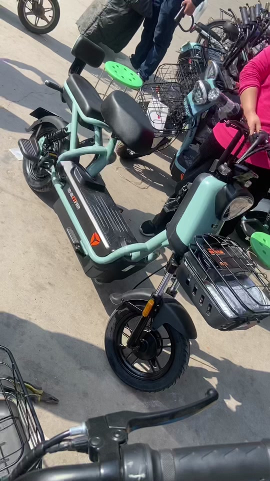 雅迪冠能速迈和小飞象哪个好_雅迪冠能小飞象怎么样_雅迪冠能小飞象3.