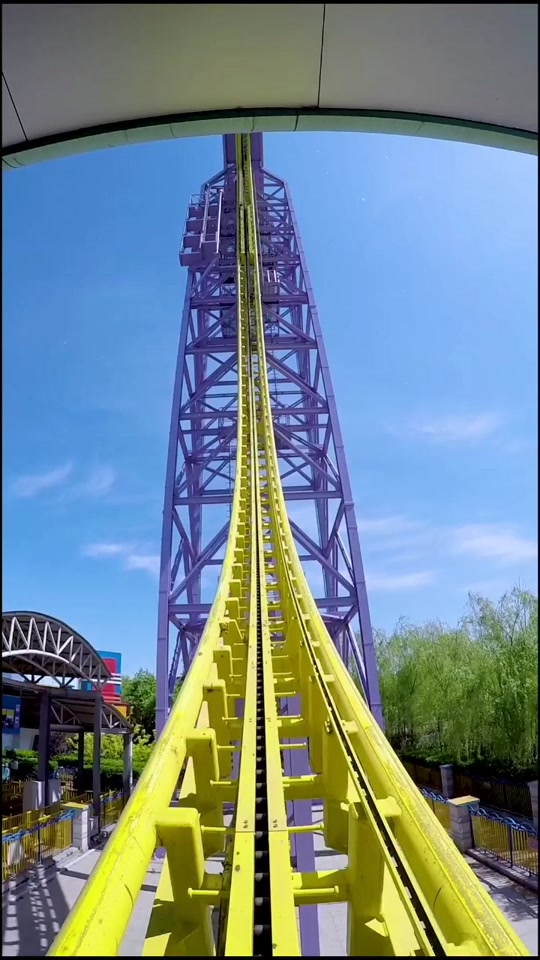 郑州方特悬挂过山车第一视角全过程 - 抖音