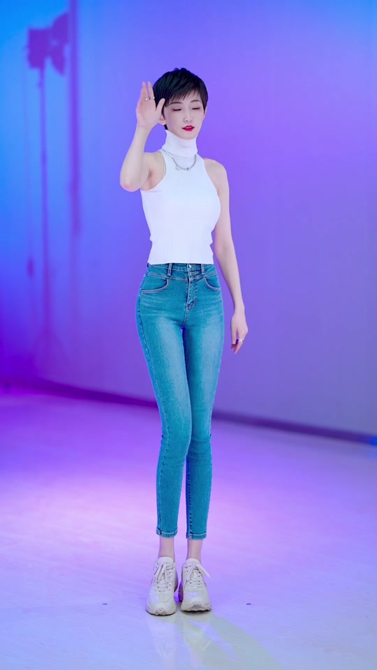 空哥长腿特效前后对比 - 抖音