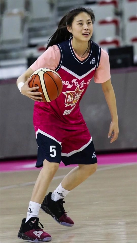 中国女篮王思雨现在任什么职务 - 抖音