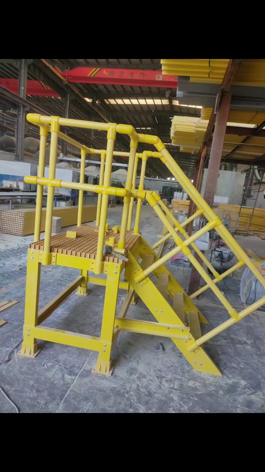 河北庆贺玻璃钢有限公司:玻璃钢楼梯踏步平台#厂家实拍 #专业生产