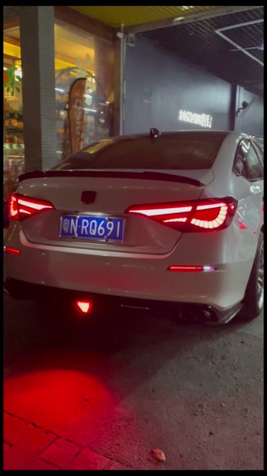 十一代思域倒车灯更换教程 - 抖音